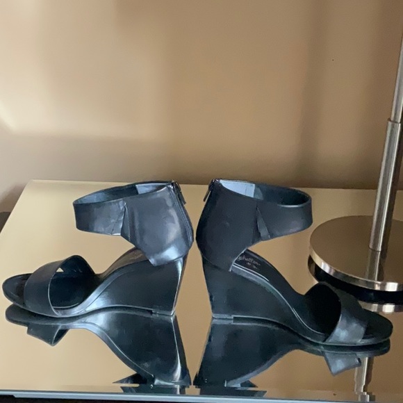 Unique black wedges - Picture 2 of 3